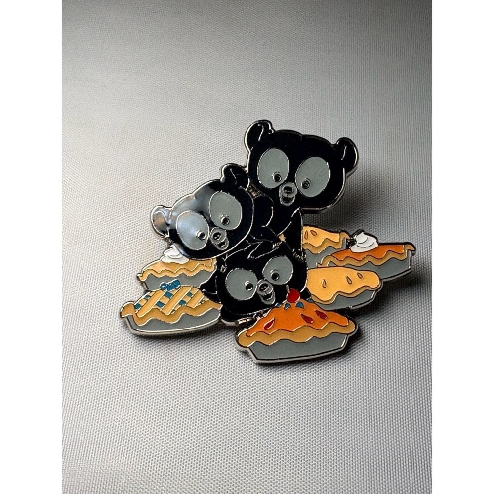 Disney Loungefly Princess Sidekicks Desserts Blind Box Pin -Brave Bear Cubs Pies